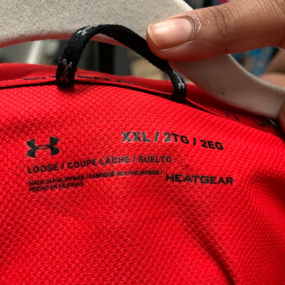 Underarmour men’s shirt with side zipper